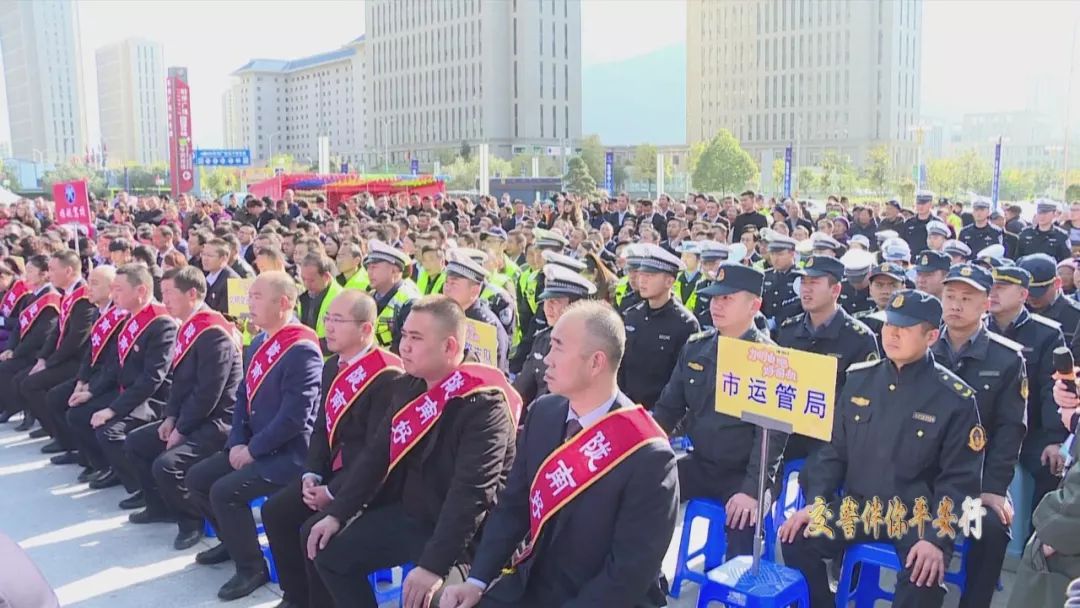 黄灯闪烁现象揭秘，影响与安全隐患探讨